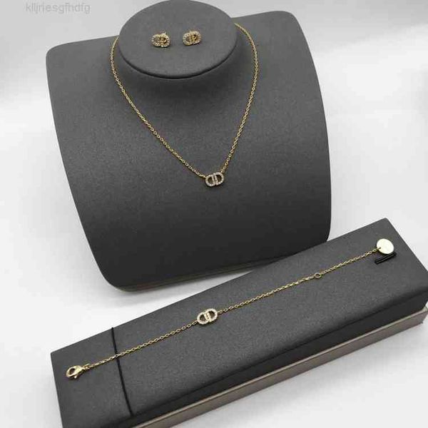 christian/dio necklace 2021 d jiadijia bracelet female letter clavicle chain electric platinum earrings, Red;brown
christian/dio necklace 2021 d jiadijia bracelet female letter clavicle chain electric platinum earrings, Red;brown