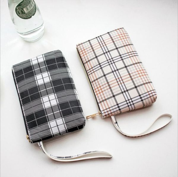 high-quality women retro print bag fashion luxury women's long zipper wallet fashions ladies plaid clutch bale letter printed bags, Red;black
high-quality women retro print bag fashion luxury women's long zipper wallet fashions ladies plaid clutch bale letter printed bags, Red;black