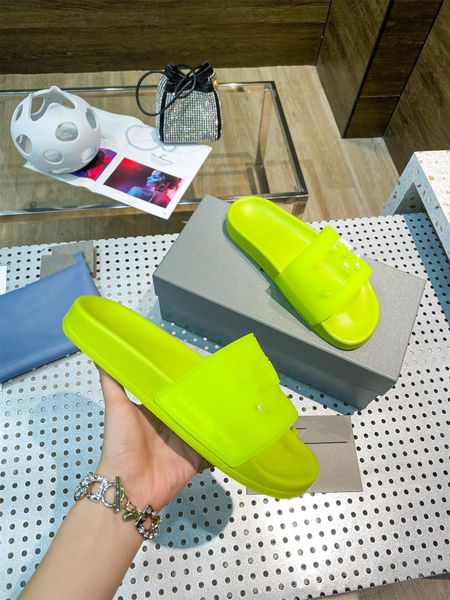 2021 european and american summer men women wear luminous slippers paris catwalk style fluorescent casual slides korean flip-flop beach shoe, Black
2021 european and american summer men women wear luminous slippers paris catwalk style fluorescent casual slides korean flip-flop beach shoe, Black