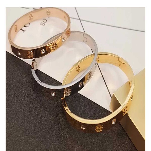 new simple temperament bracelet hollow design titanium steel female simple elegant temperament jewelry q0719, Black
new simple temperament bracelet hollow design titanium steel female simple elegant temperament jewelry q0719, Black