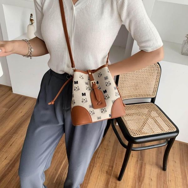 evening bags fashion womens all-match shoulder luxury designer ladies bucket 2021 summer portable messenger crossbody
evening bags fashion womens all-match shoulder luxury designer ladies bucket 2021 summer portable messenger crossbody