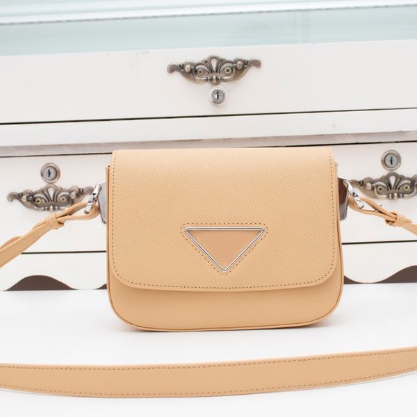 new pattern women messenger ladies shoulder bags fashion plain female cross body bag genuine leather white hasp hardware, Red;black
new pattern women messenger ladies shoulder bags fashion plain female cross body bag genuine leather white hasp hardware, Red;black