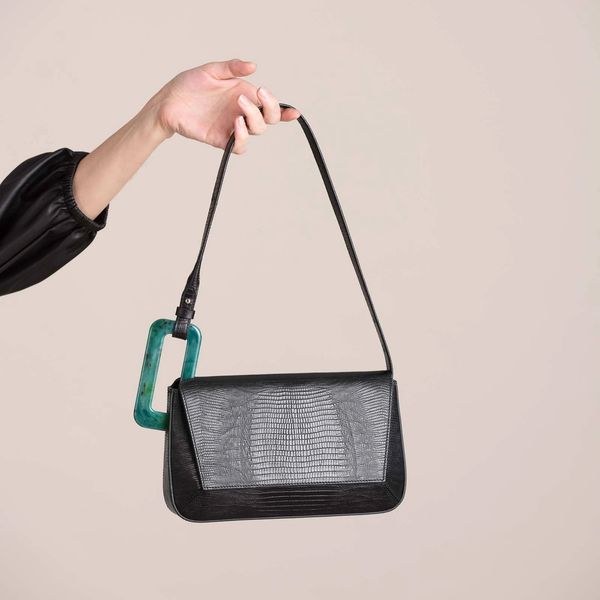 ladies fashion handbag shoulder bag designer acrylic hand carry retro exquisite gift multi-color optional official document commuter party l, Black;red
ladies fashion handbag shoulder bag designer acrylic hand carry retro exquisite gift multi-color optional official document commuter party l, Black;red