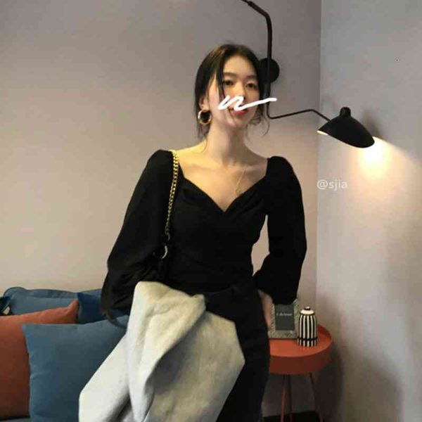 Woman Chic Shirt Spring Korean Ins Fashion Retro V-neck Pleated Long-sleeved Versatile Short Velvet Shirt Tide, White
Woman Chic Shirt Spring Korean Ins Fashion Retro V-neck Pleated Long-sleeved Versatile Short Velvet Shirt Tide, White