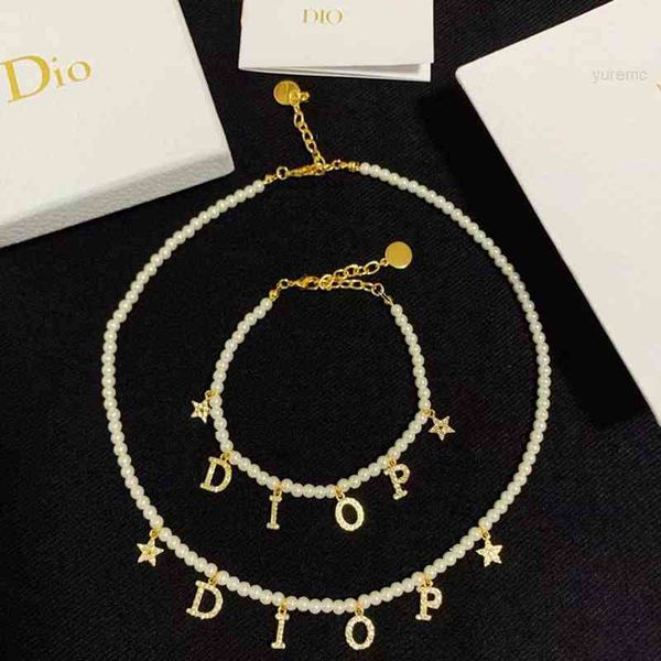 luxury designer fashion necklace d family pearl letter cd dijia temperament diamond bracelet high version brass material, Red;brown
luxury designer fashion necklace d family pearl letter cd dijia temperament diamond bracelet high version brass material, Red;brown