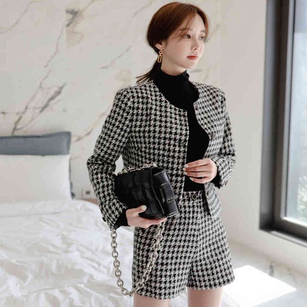 dress arrival fashion houndstooth woman ol professional jacket waist thin shorts two parts set temperament, Black;gray
dress arrival fashion houndstooth woman ol professional jacket waist thin shorts two parts set temperament, Black;gray
