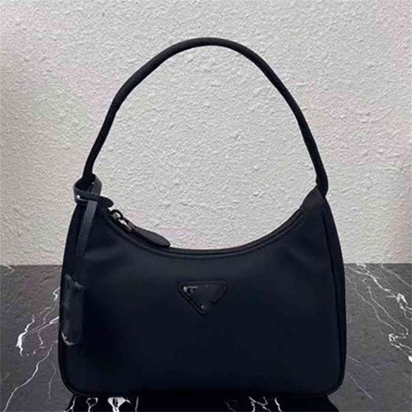 new hobo armpit bag half moon nylon middle ancient bill of lading shoulder method stick inverted triangular standard
new hobo armpit bag half moon nylon middle ancient bill of lading shoulder method stick inverted triangular standard