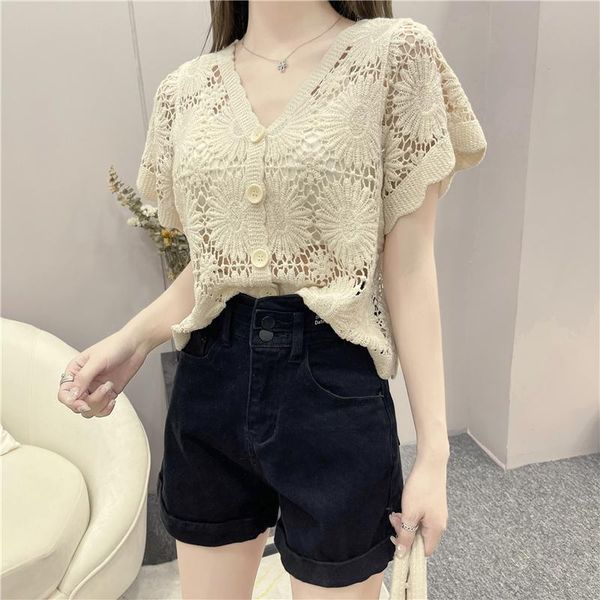 women's t-shirt 2021 spring and summer korean design sense v-neck western-style hollow crochet knitted cardigan short-sleeved blouse, White
women's t-shirt 2021 spring and summer korean design sense v-neck western-style hollow crochet knitted cardigan short-sleeved blouse, White