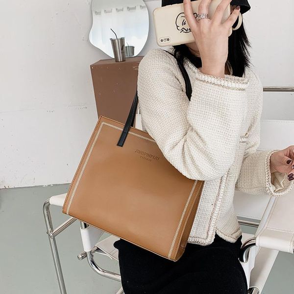 evening bags 2021 fashion women's shoulder luxury design large capacity tote commuting multi-function leisure four colours
evening bags 2021 fashion women's shoulder luxury design large capacity tote commuting multi-function leisure four colours