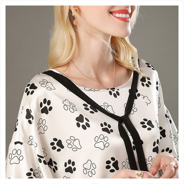 t shirts mulberry silk stitching printing cute footprints oracle round pattern shirt short-sleeved t-shirt female, White
t shirts mulberry silk stitching printing cute footprints oracle round pattern shirt short-sleeved t-shirt female, White
