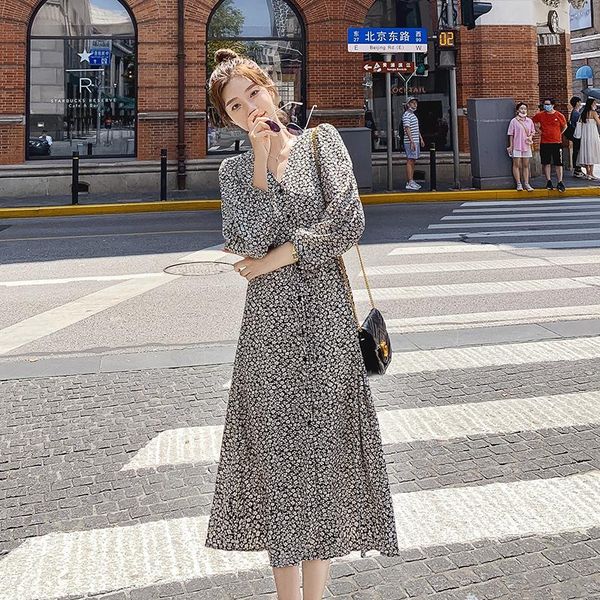 casual dresses floral vintage long dress v neck slim printed party women's single button with lace female autumn vestidos, Black;gray
casual dresses floral vintage long dress v neck slim printed party women's single button with lace female autumn vestidos, Black;gray