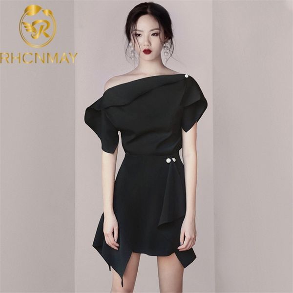 summer women runway 2 pcs set fashion black ruffles off shoulder shirt + beading irreguls skirts 210506, White
summer women runway 2 pcs set fashion black ruffles off shoulder shirt + beading irreguls skirts 210506, White
