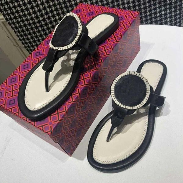 -designer 10 color hollow out flip flops suitable for wearing rubber sandals, wear - resistant slippers in, Black
-designer 10 color hollow out flip flops suitable for wearing rubber sandals, wear - resistant slippers in, Black