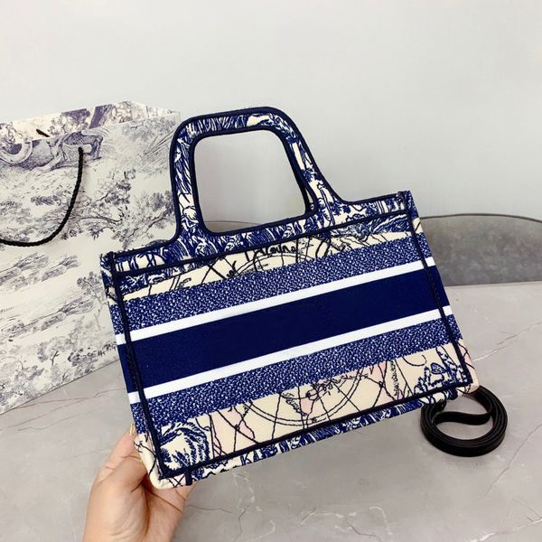 handbag large capacity letter embroidered tote bag mengtian saddle women's old flower shopping
handbag large capacity letter embroidered tote bag mengtian saddle women's old flower shopping
