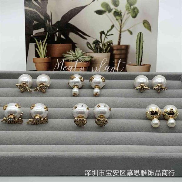 special offer 2021 luxury designer jewelry earrings 2021 new bee love front and back size pearl two belt s925 silver needle anti allergy
special offer 2021 luxury designer jewelry earrings 2021 new bee love front and back size pearl two belt s925 silver needle anti allergy