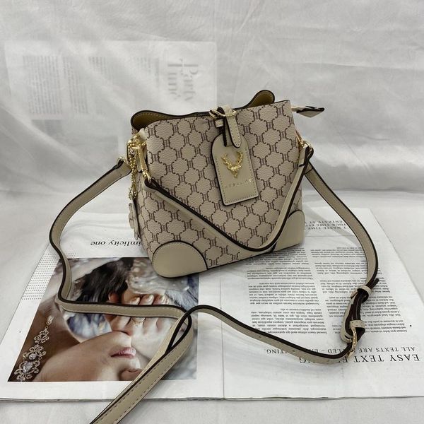 evening bags 100% genuine leather 2021 fashion all-match embossed one-shoulder messenger bucket bag purses and handbags luxury designer
evening bags 100% genuine leather 2021 fashion all-match embossed one-shoulder messenger bucket bag purses and handbags luxury designer