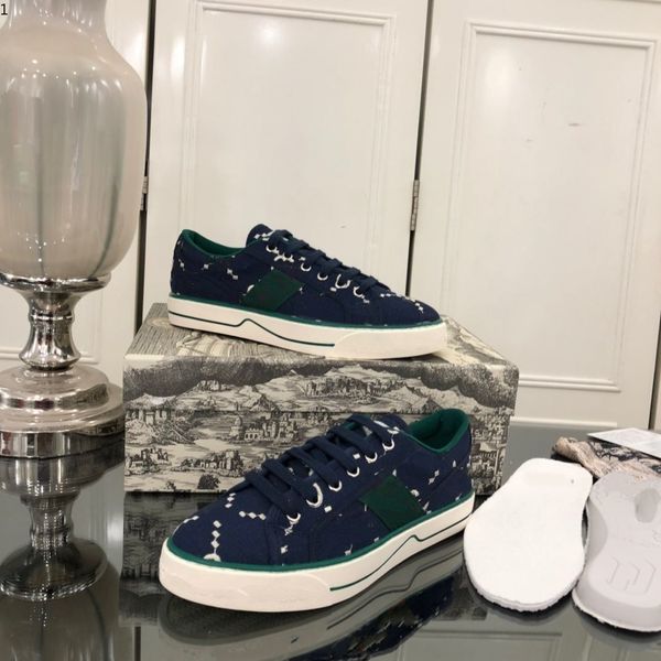 ace bee stripes shoe walking sports trainers tiger men women sneaker casual shoes luxury snake designer low leather sneakers r156, Red;white
ace bee stripes shoe walking sports trainers tiger men women sneaker casual shoes luxury snake designer low leather sneakers r156, Red;white