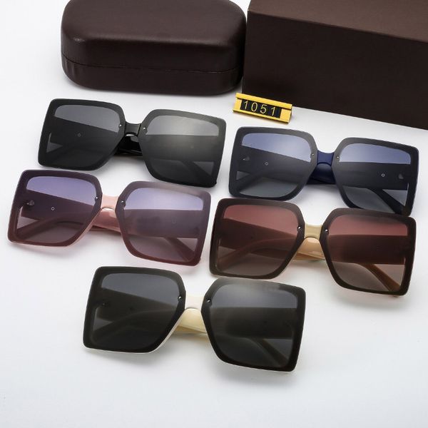 1051 fashion designer brand sunglasses for men and women travel shopping uv400 protection retro shades pilot, White;black
1051 fashion designer brand sunglasses for men and women travel shopping uv400 protection retro shades pilot, White;black