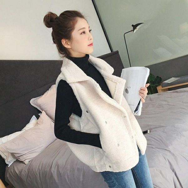 women's vests autumn and winter plush vest women 2021 style college loose thin sleeveless waistcoat jacket, Black;white
women's vests autumn and winter plush vest women 2021 style college loose thin sleeveless waistcoat jacket, Black;white