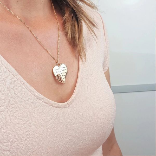 ali d'angelo con collana con lettere di diamanti collana con ciondolo ali d'amore, Silver
ali d'angelo con collana con lettere di diamanti collana con ciondolo ali d'amore, Silver