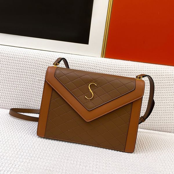 2021 new autumn style trendy messenger bag simple atmosphere wild girl and winter retro texture
2021 new autumn style trendy messenger bag simple atmosphere wild girl and winter retro texture