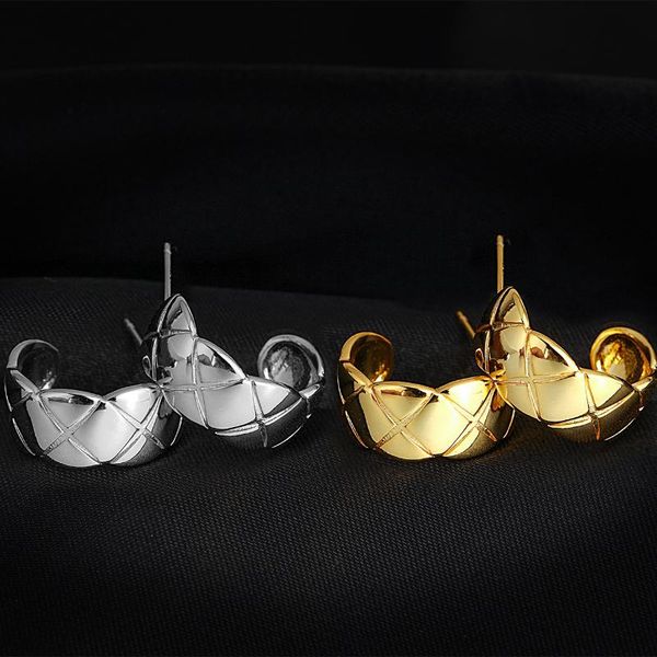 stud ins temperament french classic small fragrance rhodge studded studs s925 sterling silver needles with fashion earrings women, Golden;silver 
stud ins temperament french classic small fragrance rhodge studded studs s925 sterling silver needles with fashion earrings women, Golden;silver