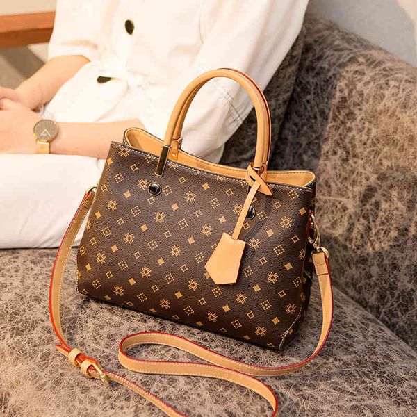 handbag large capacity bag women's 2021 atmosphere versatile fashion middle aged mother's, Black;red
handbag large capacity bag women's 2021 atmosphere versatile fashion middle aged mother's, Black;red