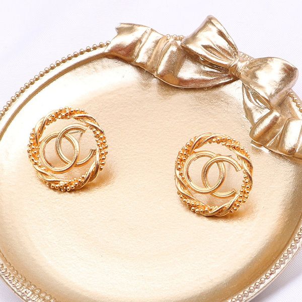 earrings personality pattern small fragrance earrings female accessories black friday, Golden;silver
earrings personality pattern small fragrance earrings female accessories black friday, Golden;silver