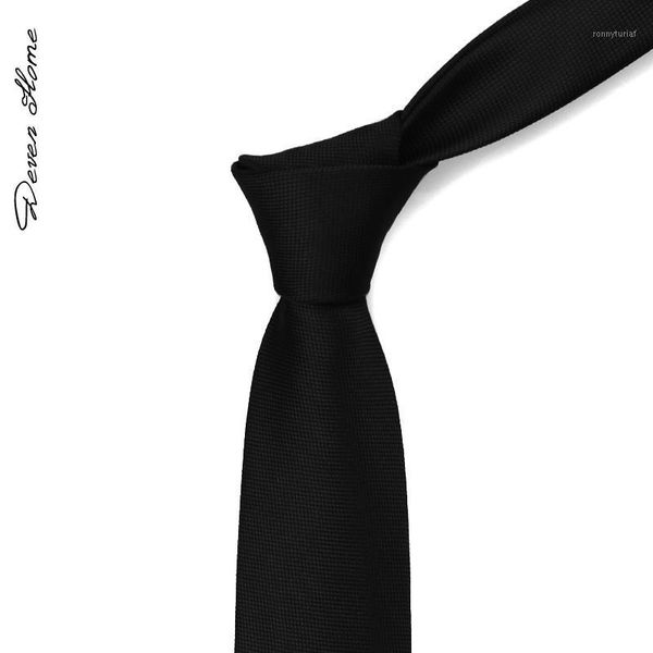 2020 designer new fashion black navy blue plaid 8cm ties for men necktie work business formal suit with gift box1, Black;gray
2020 designer new fashion black navy blue plaid 8cm ties for men necktie work business formal suit with gift box1, Black;gray