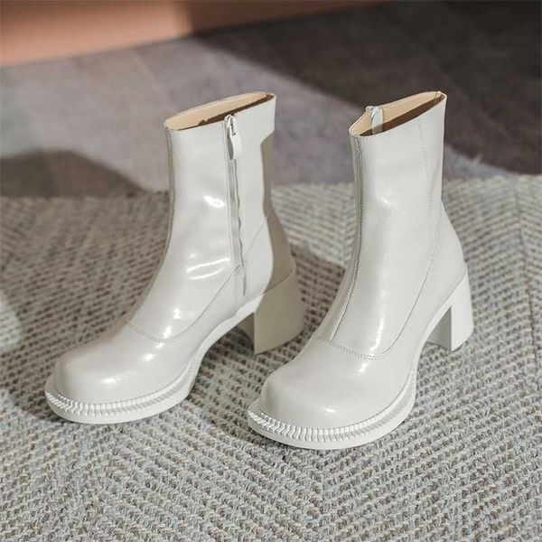 brand design platform motorcycle boots women round toe black punk boots lace up belt pocket thicken fashion botas mujer 211103 
brand design platform motorcycle boots women round toe black punk boots lace up belt pocket thicken fashion botas mujer 211103