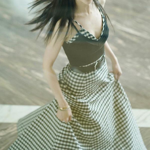 casual dresses high-quality latest fashion 2021 designer runway dress women's spaghetti strap sleeveless two-piece plaid print, Black;gray
casual dresses high-quality latest fashion 2021 designer runway dress women's spaghetti strap sleeveless two-piece plaid print, Black;gray