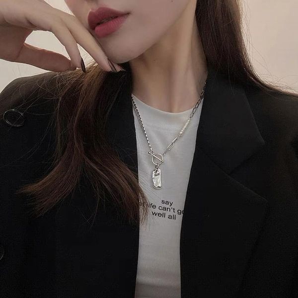 pendant necklaces 2021 retro french irregular metal freshwater pearl necklace female simple wild temperament clavicle chain, Silver
pendant necklaces 2021 retro french irregular metal freshwater pearl necklace female simple wild temperament clavicle chain, Silver