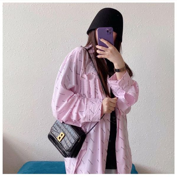 evening bags women's bag 2021 crocodile grain leather b-shaped buckle tofu ladies hourglass portable organ messenger small square
evening bags women's bag 2021 crocodile grain leather b-shaped buckle tofu ladies hourglass portable organ messenger small square