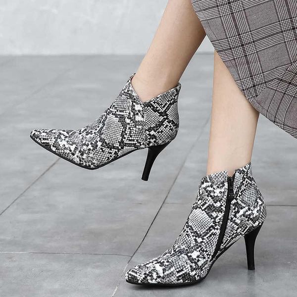 boots autumn and winter 2021 high heel short color matching large women's, Black
boots autumn and winter 2021 high heel short color matching large women's, Black