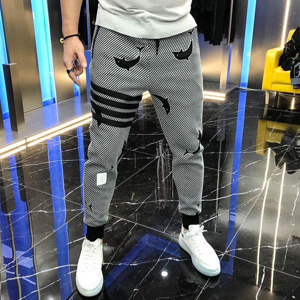 europe sports pants 2021 autumn fashion brand cool legged dolphin print four bar grey personalized casual for men men's, Black 
europe sports pants 2021 autumn fashion brand cool legged dolphin print four bar grey personalized casual for men men's, Black