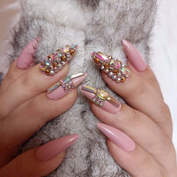 false nails 24pcs high-end fashion handmade crystal diamond long pointed fake pink, Red;gold
false nails 24pcs high-end fashion handmade crystal diamond long pointed fake pink, Red;gold