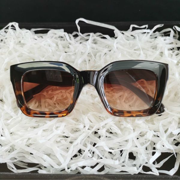 2020 luxury square sunglasses women's brand designer sunglasses vintage sunglasses for women's glasses uv400 glasses wholesale, Silver
2020 luxury square sunglasses women's brand designer sunglasses vintage sunglasses for women's glasses uv400 glasses wholesale, Silver