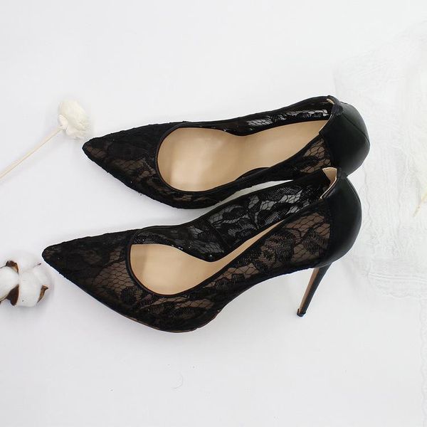 dress shoes lace hollow shallow mouth pointed large chengdu women's high heel single, Black
dress shoes lace hollow shallow mouth pointed large chengdu women's high heel single, Black