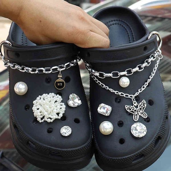 classic iron chain pearl flower buckle croc charms trend crystal shoe decoration, Bronze;silver
classic iron chain pearl flower buckle croc charms trend crystal shoe decoration, Bronze;silver