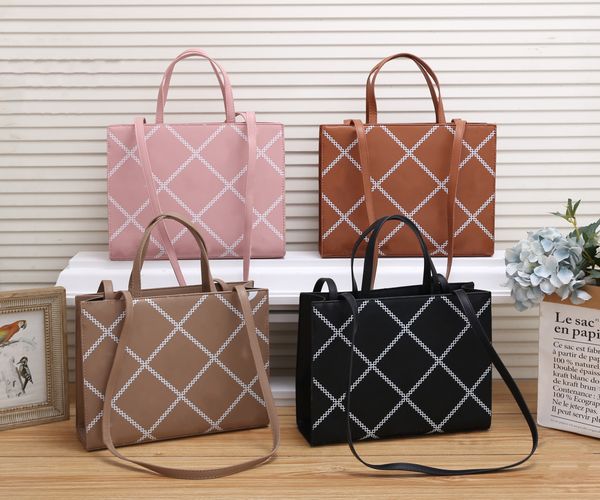spring and summer fashion women's bag lingge large capacity tote ladies shoulder messenger handbag
spring and summer fashion women's bag lingge large capacity tote ladies shoulder messenger handbag