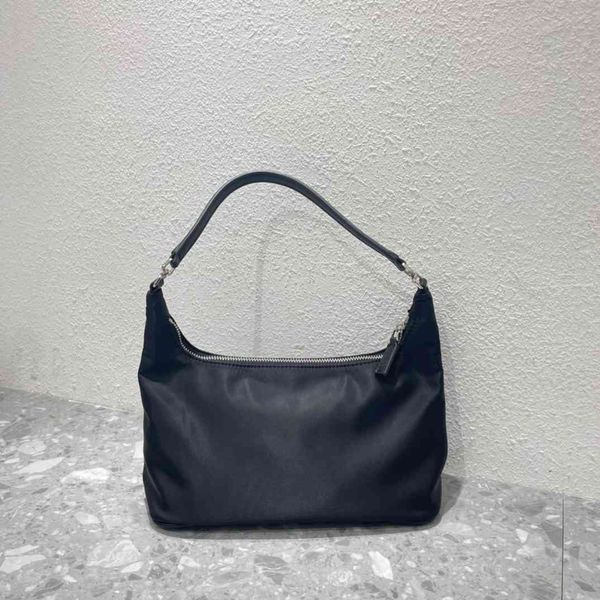 70% factory store 2021 female family dumpling one shoulder armpit medieval oxford cloth handbag french stick hobo bag
70% factory store 2021 female family dumpling one shoulder armpit medieval oxford cloth handbag french stick hobo bag