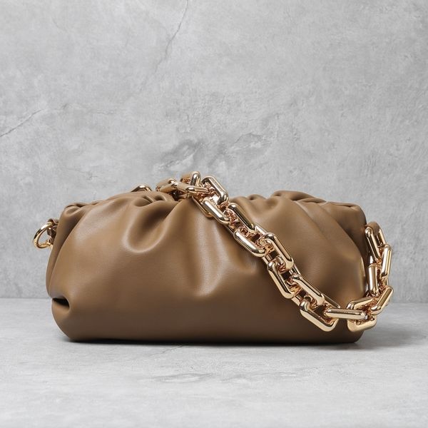 women luxurys designers bags 2021 net red xiaojing same leather thick chain cloud fashion portabl designer handbag handbags totes crossbody
women luxurys designers bags 2021 net red xiaojing same leather thick chain cloud fashion portabl designer handbag handbags totes crossbody