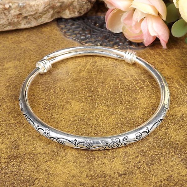 new gypsy bohemian vintage retro silver color bangles women classic handmade tibetan carved plum cuff bracelets 6cm diameter q0719, Black
new gypsy bohemian vintage retro silver color bangles women classic handmade tibetan carved plum cuff bracelets 6cm diameter q0719, Black