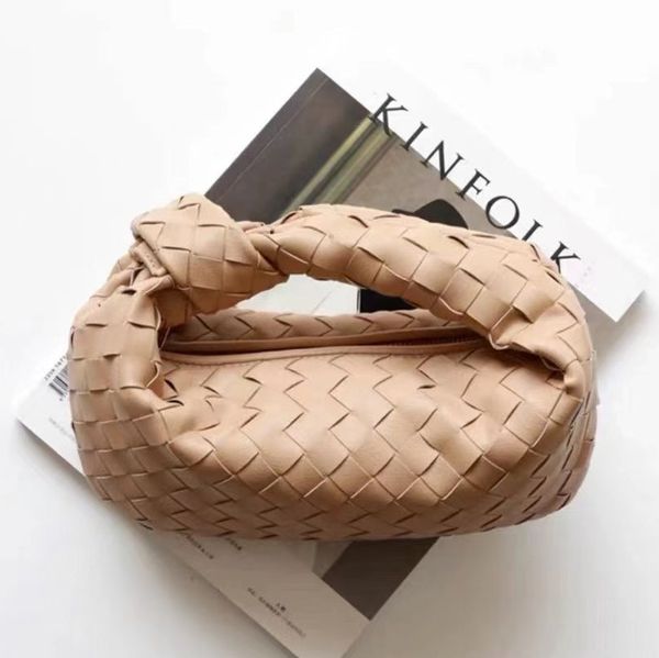 wholesale 2021 trend knitting hand-held women's bag leather single shoulder underarm cattle leather bag wan woven crossbody bag lu
wholesale 2021 trend knitting hand-held women's bag leather single shoulder underarm cattle leather bag wan woven crossbody bag lu