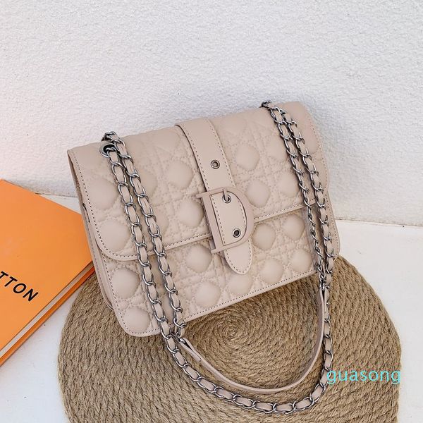 family xiaoxiangfeng lingge chain underarm women's summer small square fashion one shoulder messenger bag
family xiaoxiangfeng lingge chain underarm women's summer small square fashion one shoulder messenger bag