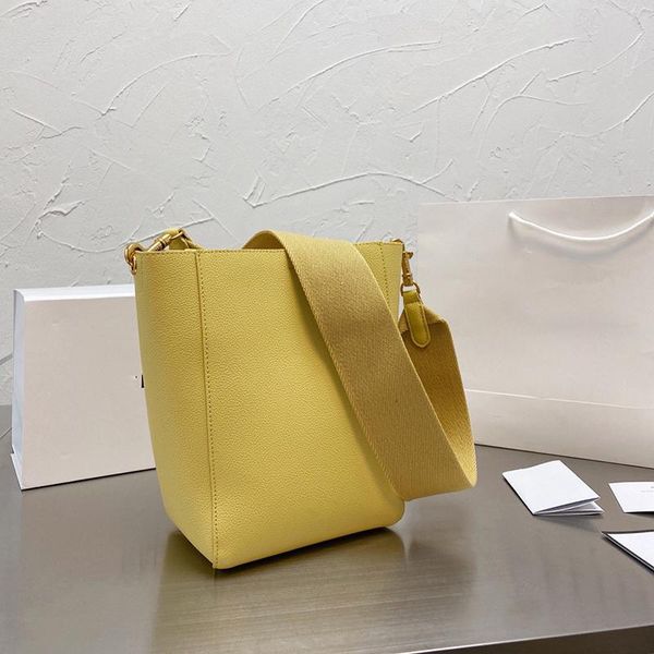 cross body 2021 basket bag leather bucket lychee pattern first layer cowhide handbag luxury handbags women shoulder bags designer
cross body 2021 basket bag leather bucket lychee pattern first layer cowhide handbag luxury handbags women shoulder bags designer