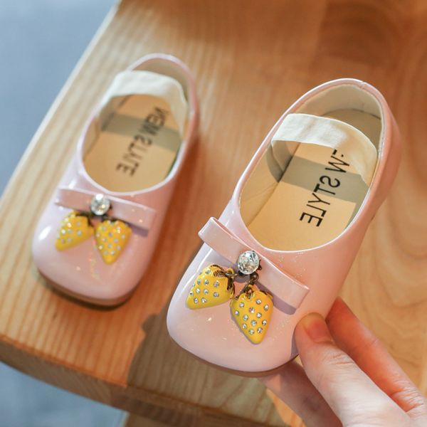 Spring Summer Baby Girls Shoes Cute Strawberry Patent Leather Princess Shoes Soft New Kids Girls Dancing Shoes First Walkers, Beige
Spring Summer Baby Girls Shoes Cute Strawberry Patent Leather Princess Shoes Soft New Kids Girls Dancing Shoes First Walkers, Beige