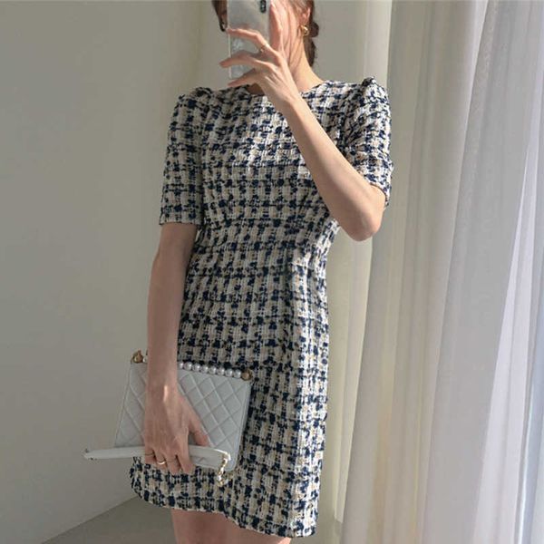 women's summer dresses fashionable high waist puff sleeve plaid knitted elegant party dresses checkered vintage dress women 210719, White;black
women's summer dresses fashionable high waist puff sleeve plaid knitted elegant party dresses checkered vintage dress women 210719, White;black