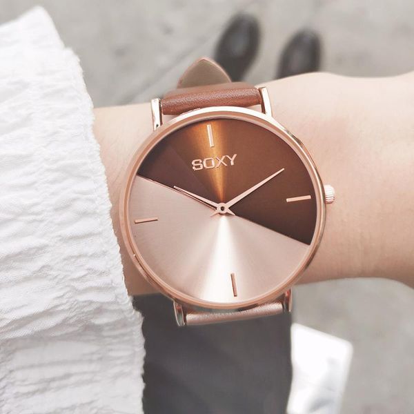 wristwatches ladies watch irregular female soxy women's watches fashion leather wrist vintage clock relogio feminino 2021, Slivery;brown 
wristwatches ladies watch irregular female soxy women's watches fashion leather wrist vintage clock relogio feminino 2021, Slivery;brown