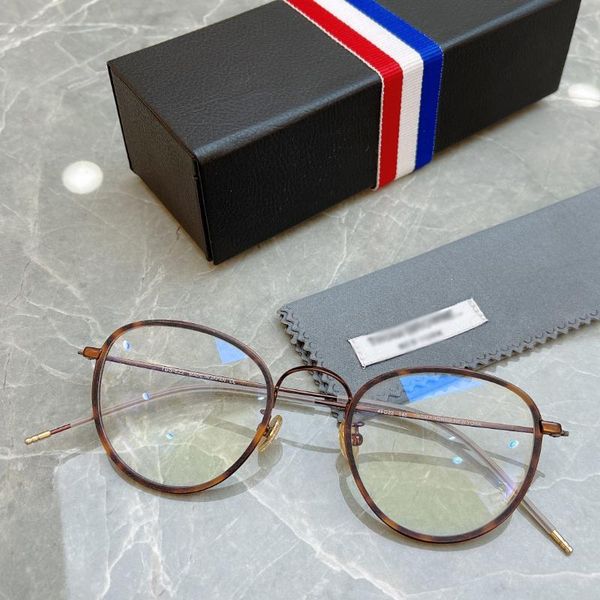 fashion sunglasses frames thom 822 designer eyeglasses vintage alloy round frame exquisite for male and female, Black
fashion sunglasses frames thom 822 designer eyeglasses vintage alloy round frame exquisite for male and female, Black